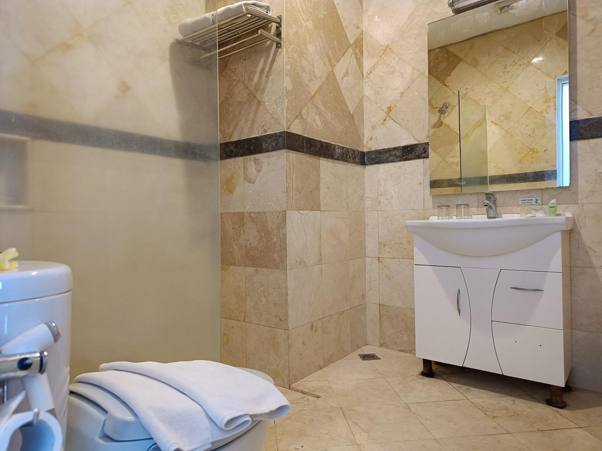 Royal Hotel And Villas Trawas Quarto foto