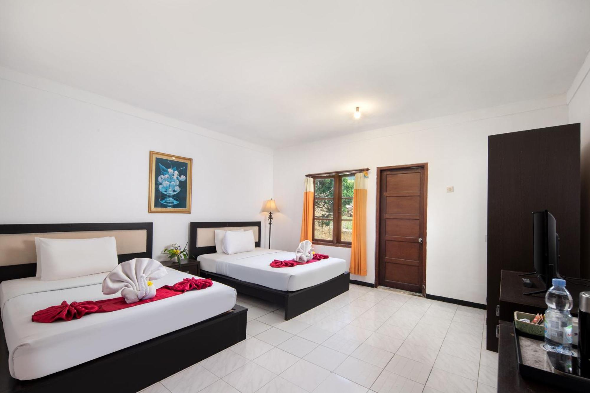 Royal Hotel And Villas Trawas Exterior foto