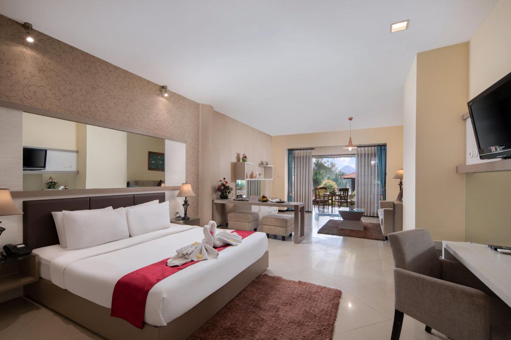 Royal Hotel And Villas Trawas Exterior foto