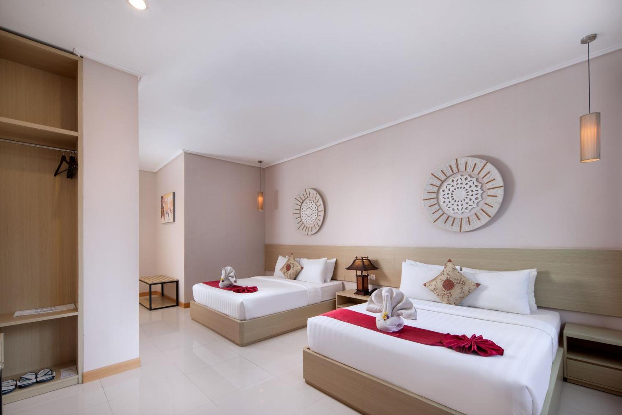 Royal Hotel And Villas Trawas Exterior foto